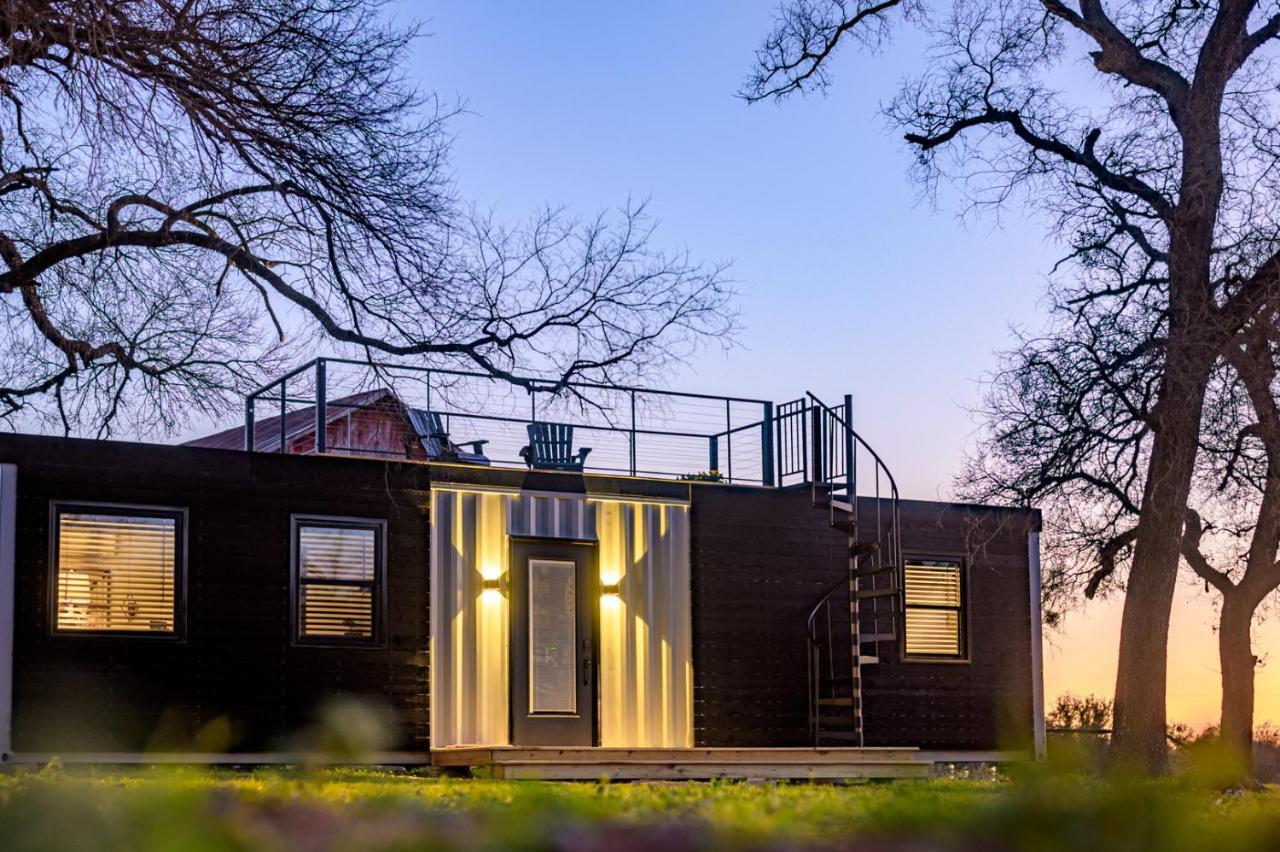 Hot Tub! The Blue Ridge Luxury Container Home Bellmead Exterior photo